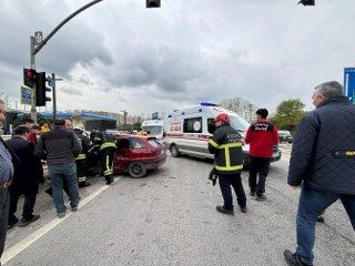 Hastayı Hastaneye Yetiştirmeye Çalışan Ambulans Otomobille Çarpıştı: 2 Yaralı! - Sayfa 5
