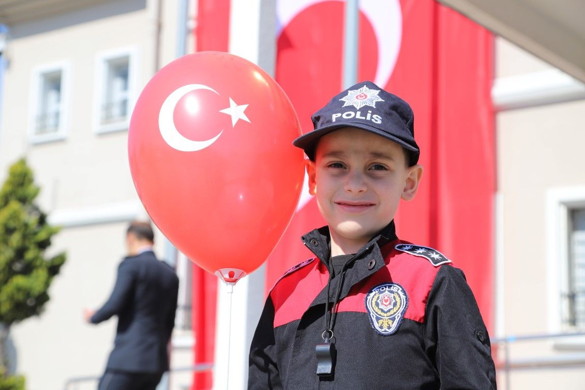 Hendek’te Polis Haftası Coşkuyla Kutlandı: Başkan Püsküllü, “Polisimiz Vatan Sevgisiyle Görev Yapıyor” - Sayfa 1