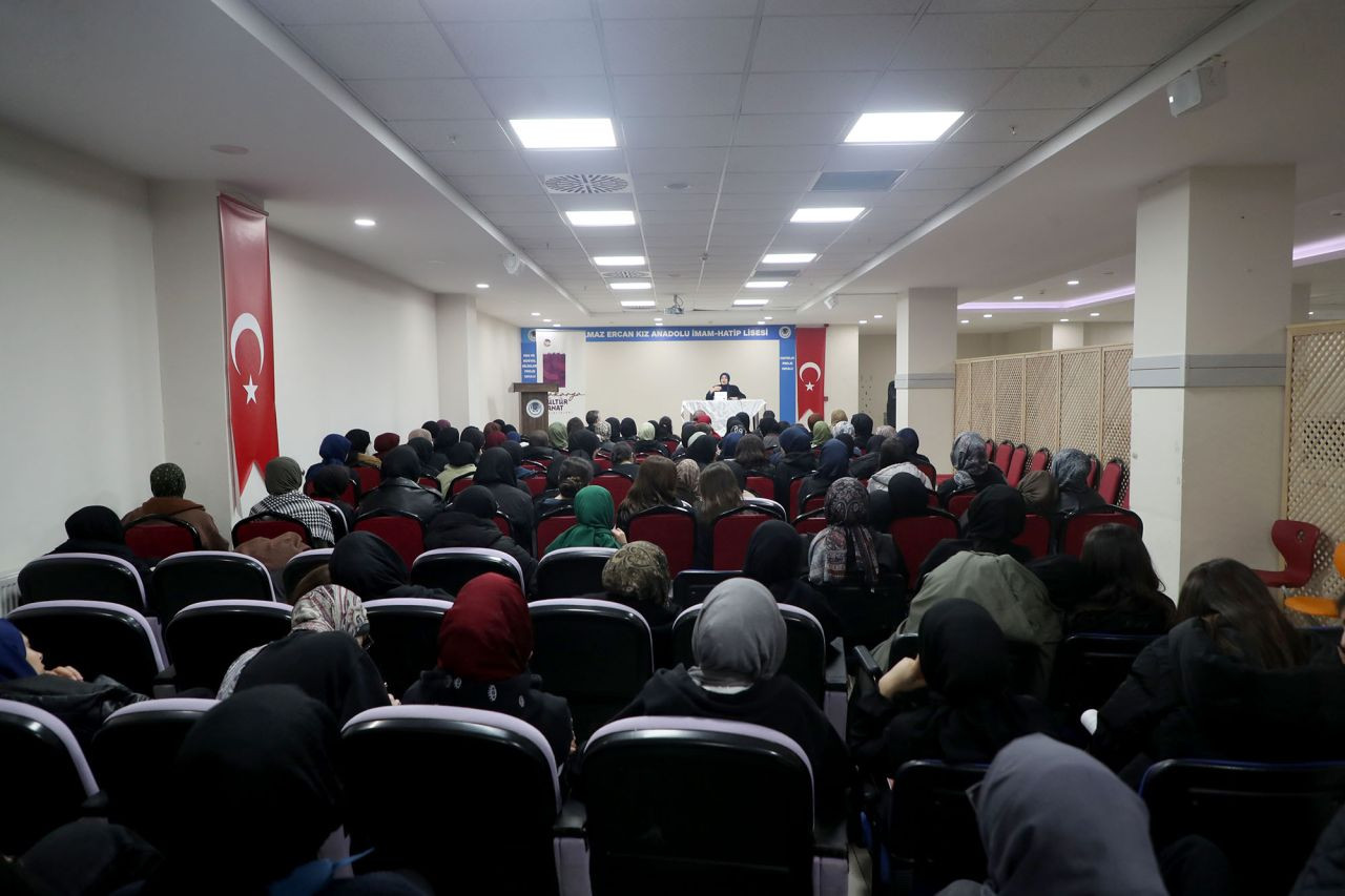 Büyükşehir OSM’de “Modern Zamanda Derviş Olmak” Söyleşisi: Rabia Brodbeck İle Maneviyatın Derinliklerine Yolculuk - Sayfa 1