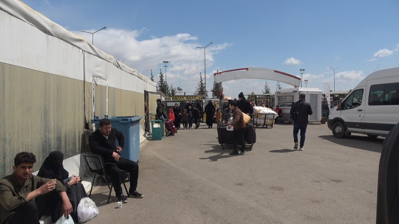 Suriyeli Mültecilerin Bayram Sonrası Ülkelerine Dönüşü Devam Ediyor - Sayfa 4