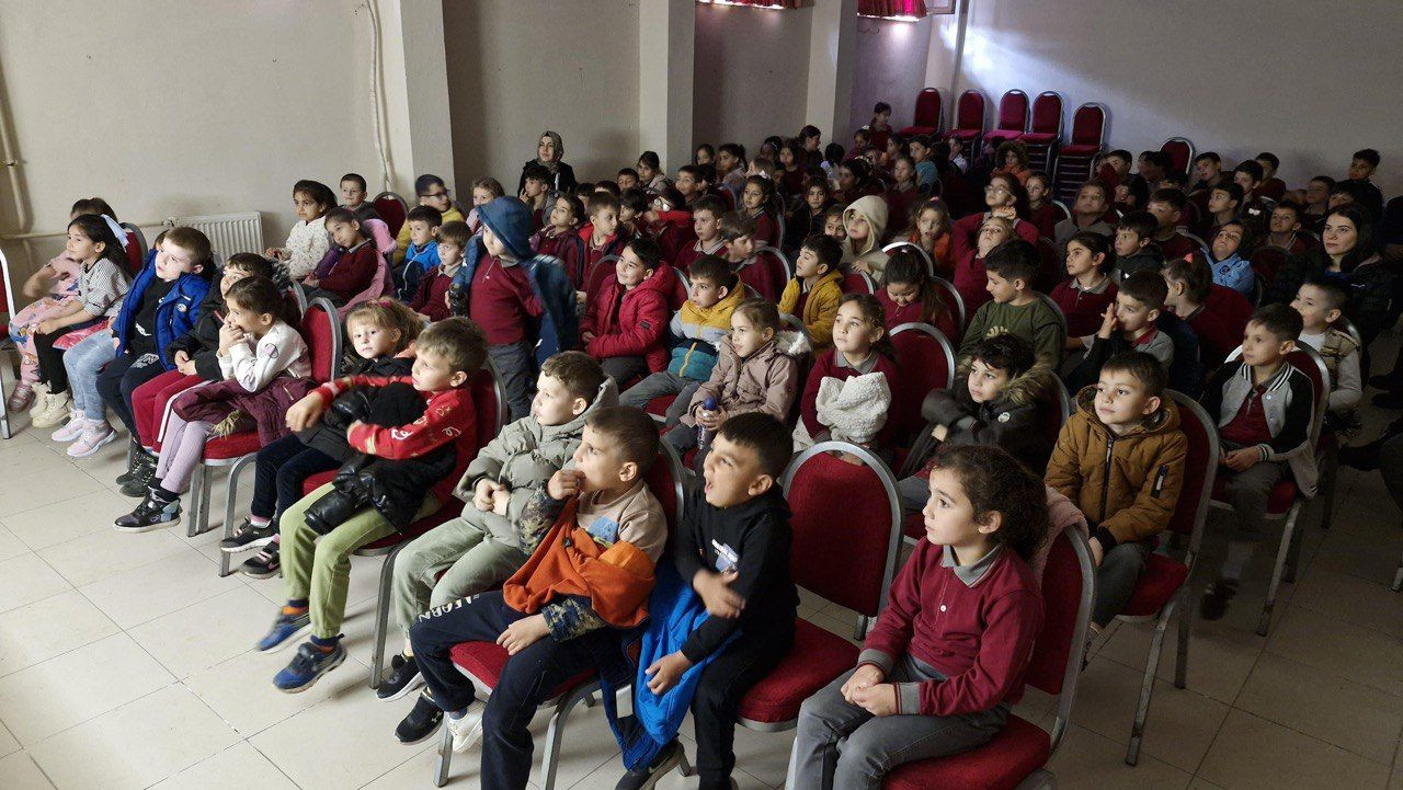 "Bir Hikâye Bin Neşe" Projesiyle Çocuklar Hem Eğleniyor Hem Öğreniyor! - Sayfa 4