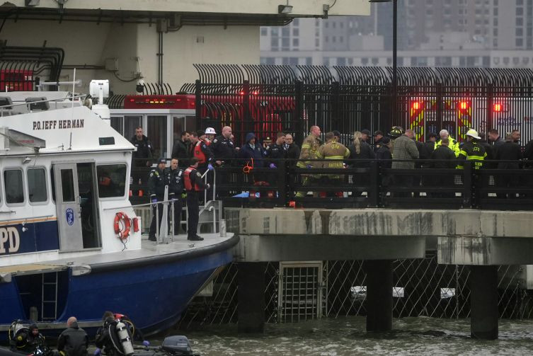 New York'ta Helikopter Faciası: Siemens Yöneticisi ve Ailesi Hudson Nehri'ne Düşen Kazada Hayatını Kaybetti - Sayfa 8