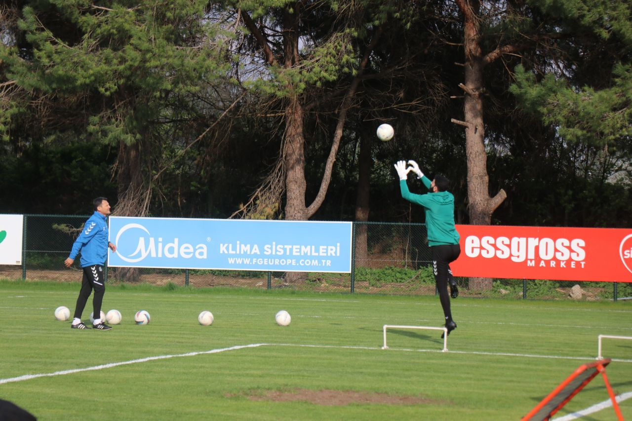 Sakaryaspor, Pendik Mesaisine Hızlı Başladı: Hedef 3 Puan - Sayfa 1