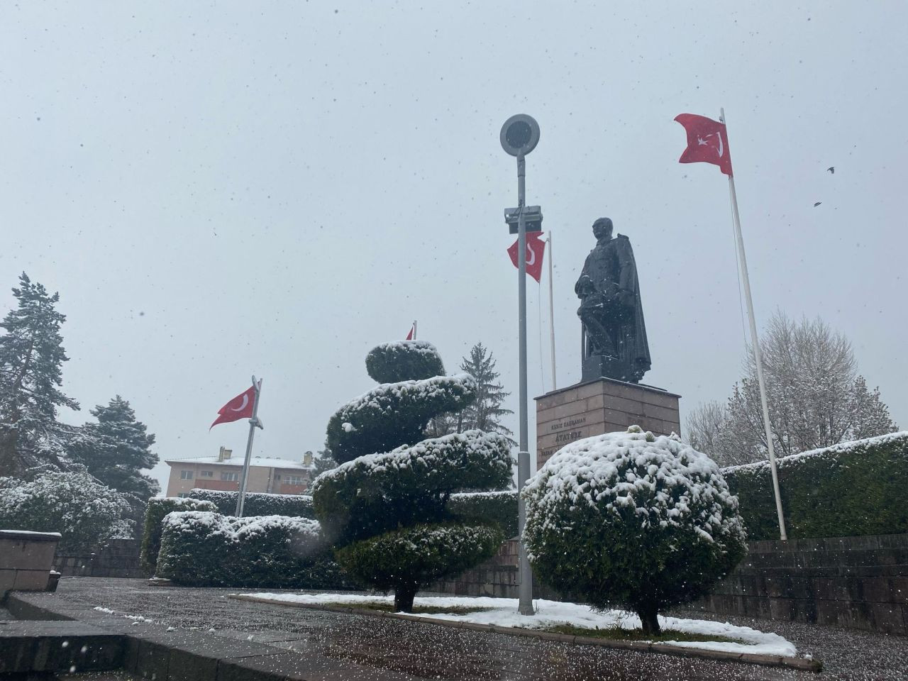 Bolu Nisan Ayında Beyaza Büründü - Sayfa 1