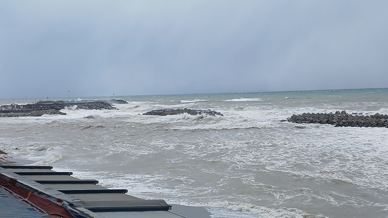 Batı Karadeniz’de Fırtına Etkili Oluyor