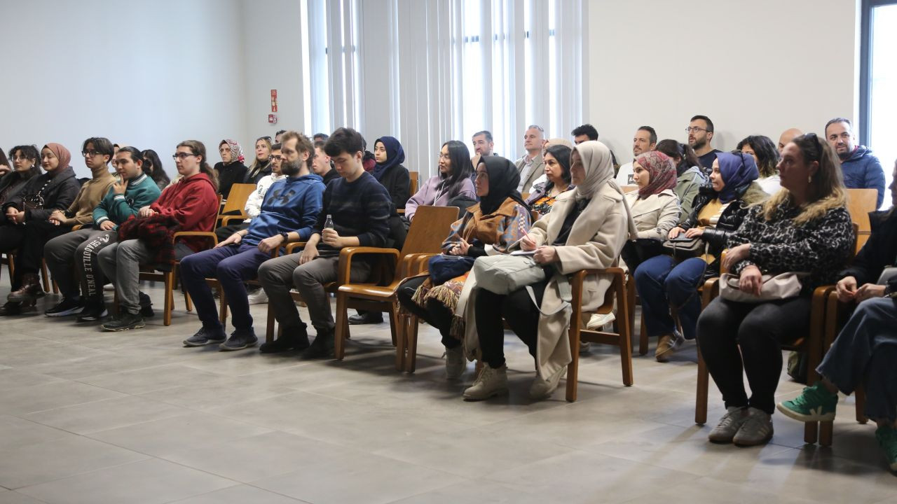 Serdivan’da Gençler İçin Avrupa Fırsatları Masaya Yatırıldı - Sayfa 4