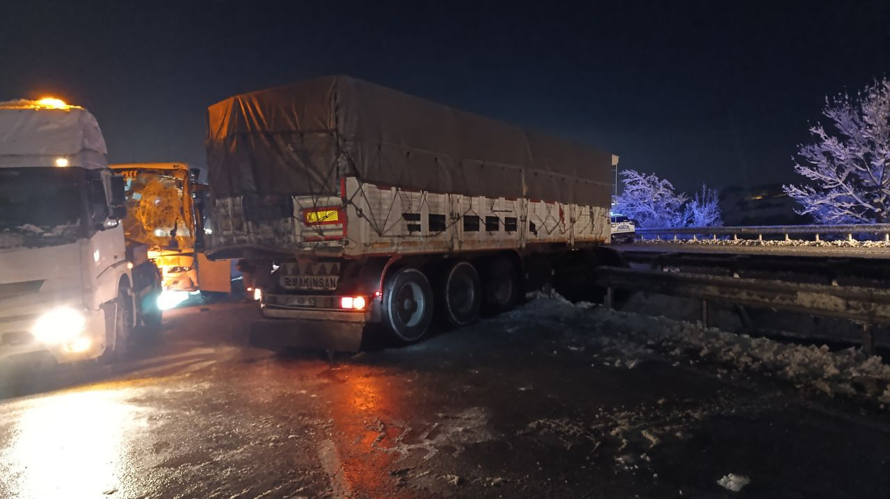 Samsun-Ankara Yolunda Otobüs İle Tır Çarpıştı: 5 Yaralı - Sayfa 7