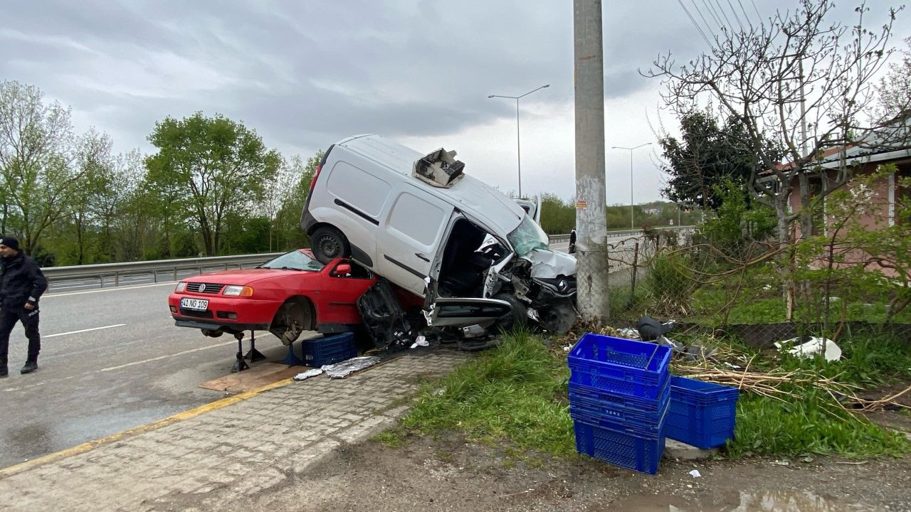 Alkollü Sürücü Tamire Bırakılan Otomobilin Üstüne Uçtu: 3 Yaralı - Sayfa 4