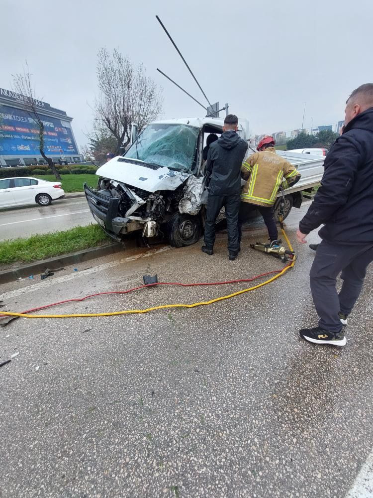 Bursa'da Yağmurda Faciadan Dönüldü...Kaza Anı Kamerada - Sayfa 8