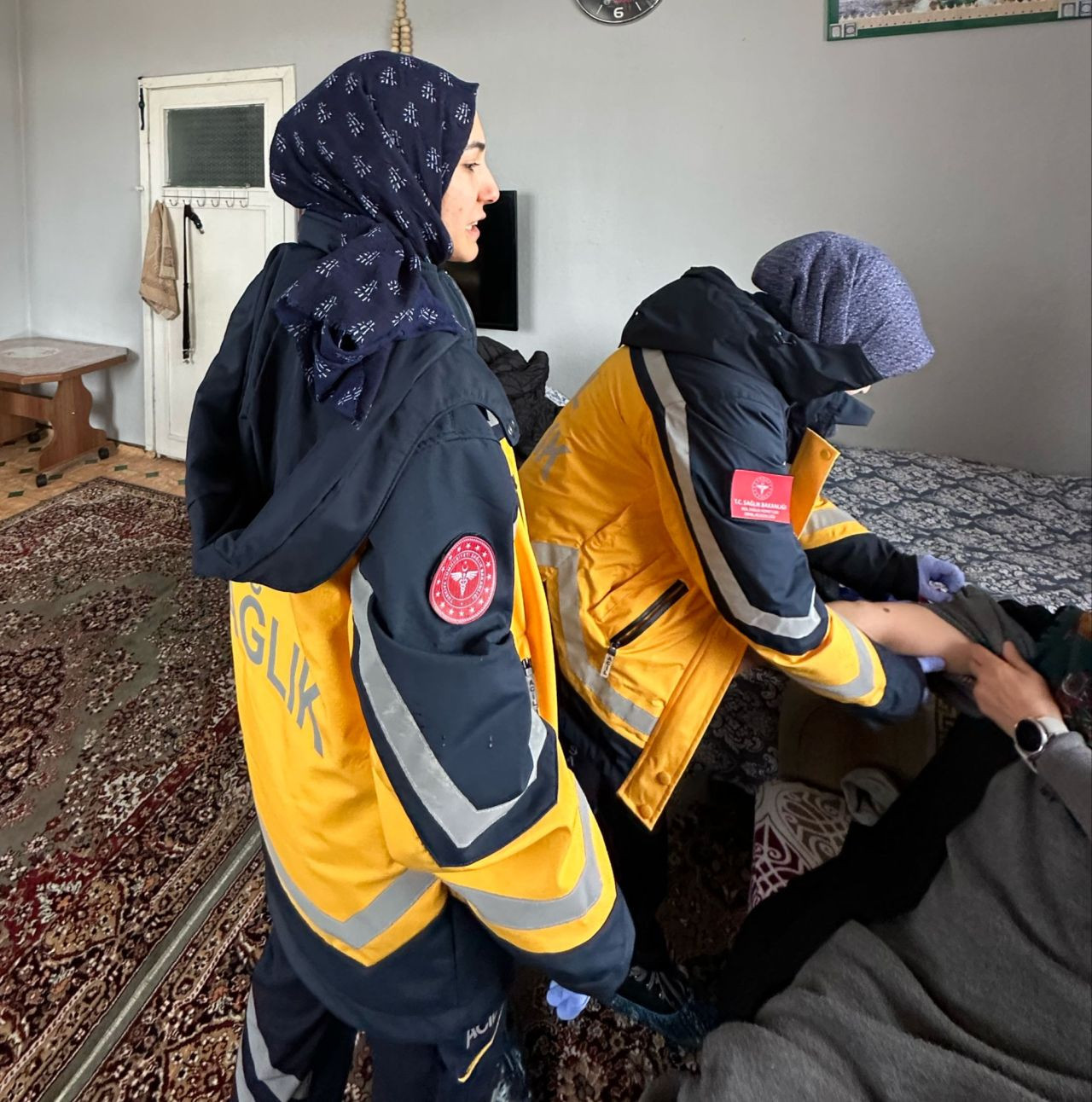 Bolu'da Ayağından Yaralanan Kadının Yardımına Paletli Ambulans İle Yetiştiler - Sayfa 3