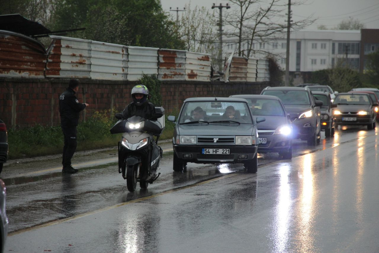 Akyazı’da Can Pazarı: Lüks Araç Ortalığı Savaş Alanına Çevirdi! - Sayfa 5