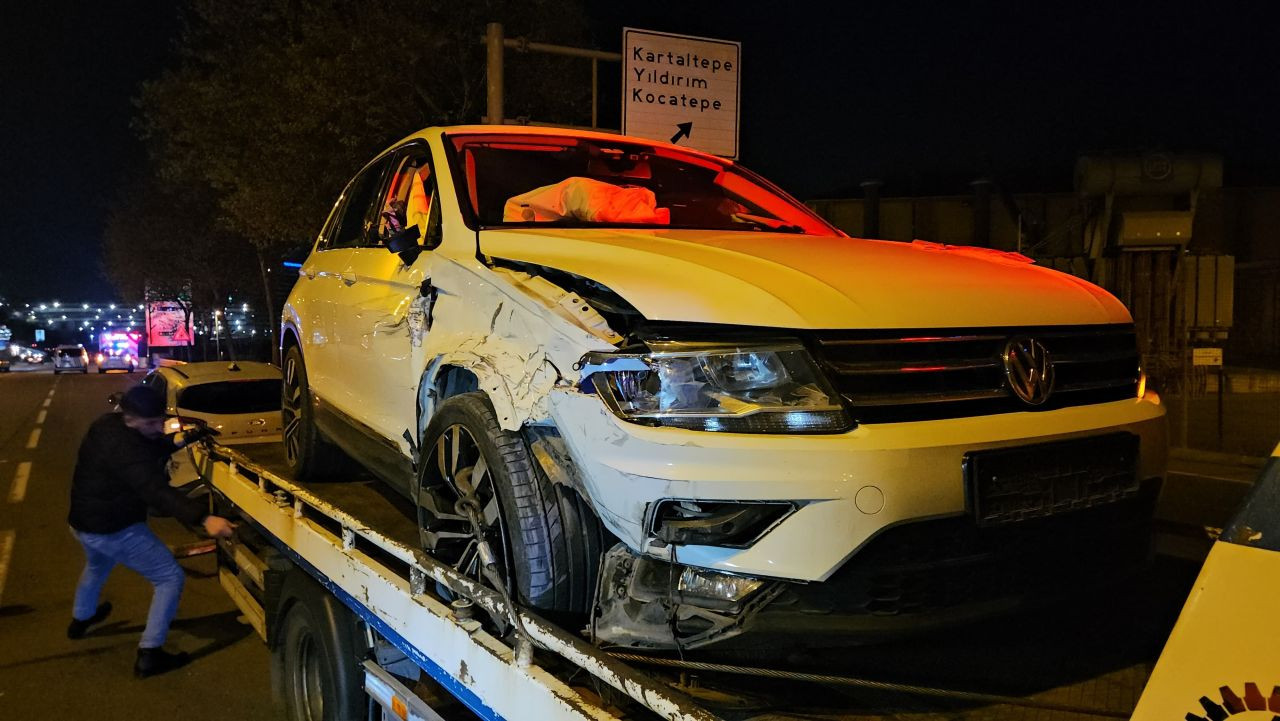 Bayrampaşa'da 2 Aracın Karıştığı Kaza Alanına Başka Bir Araç Daldı: 2 Ölü, 4 Yaralı - Sayfa 5