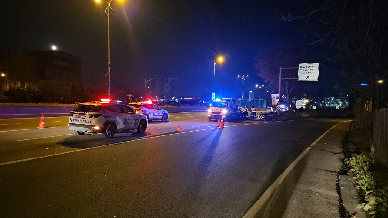 Bayrampaşa'da 2 Aracın Karıştığı Kaza Alanına Başka Bir Araç Daldı: 2 Ölü, 4 Yaralı - Sayfa 6