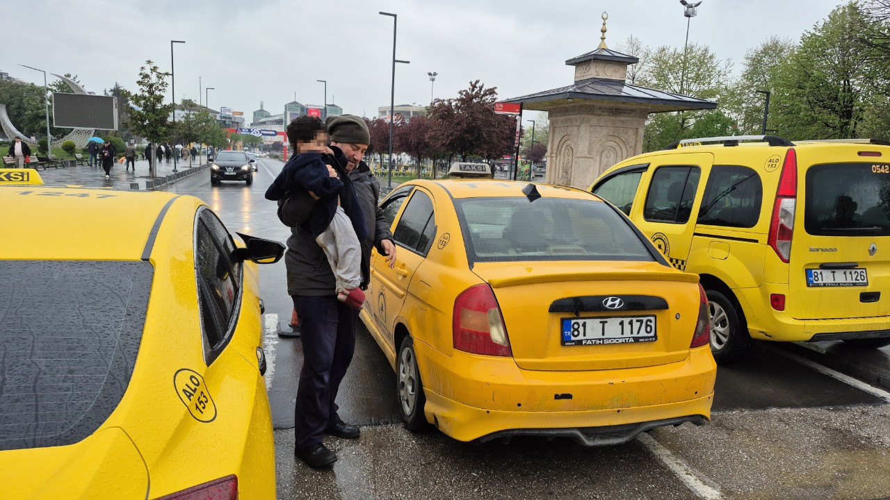 Düzce'de Taksicilerden İnsanlık Ölmemiş Dedirten Hareket