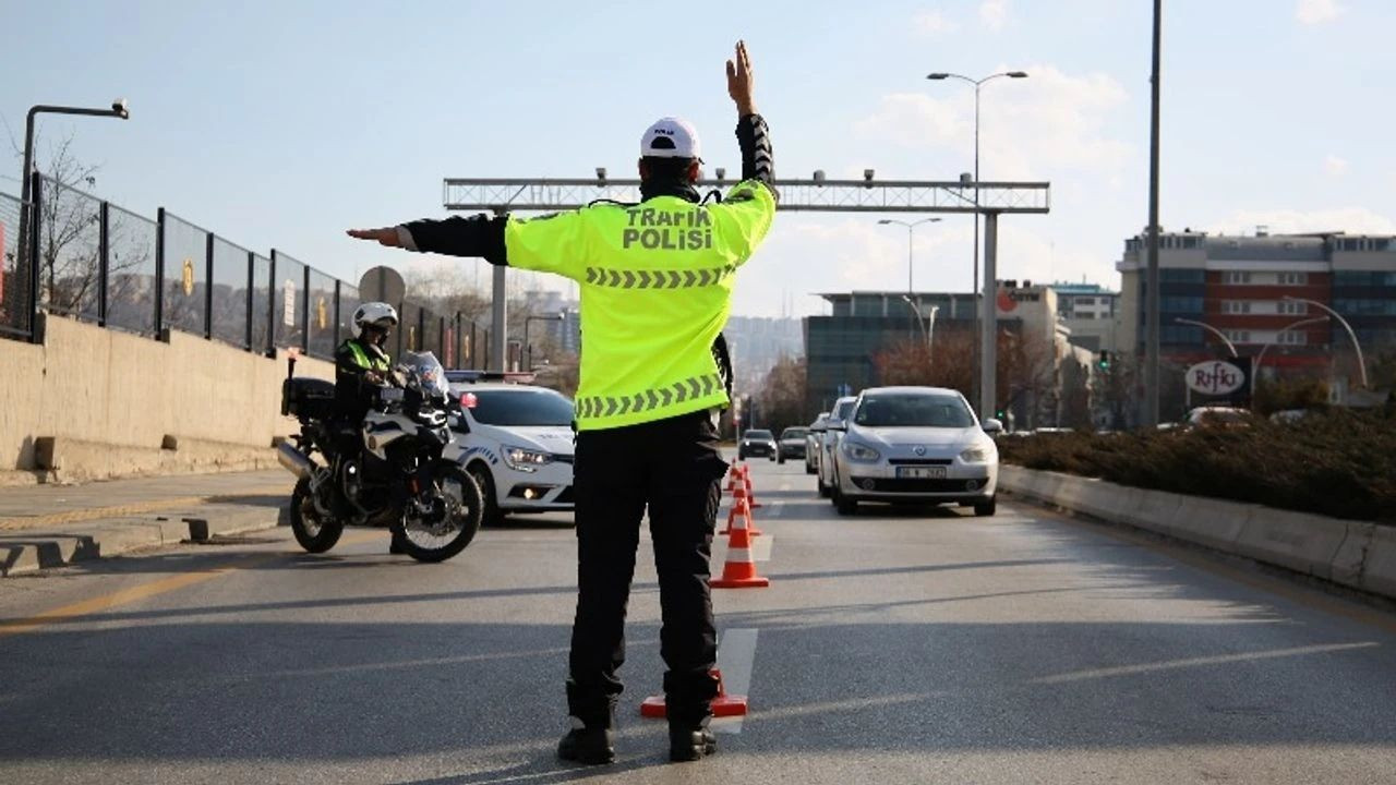 Trafikte Sıkı Denetim: 1 Haftada 3,6 Milyon Araç Denetlendi - Sayfa 4