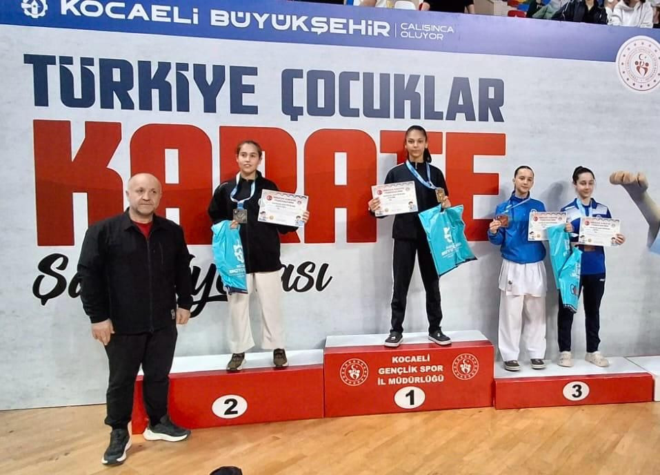 Büyükşehir Belediyesi Karatecilerinden Büyük Başarı: Kocaeli’de Fırtına Gibi Estiler! - Sayfa 3