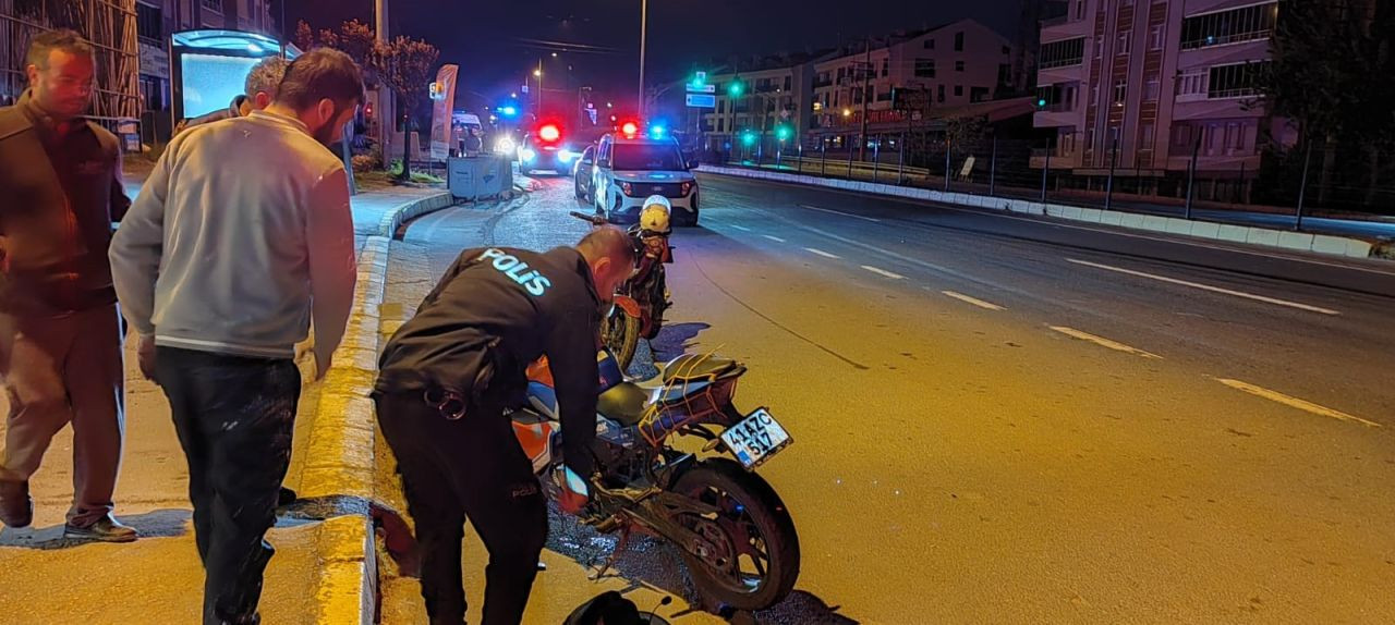 Kocaeli'de Savrulan Sürat Motorundaki İki Kişi Yaralandı - Sayfa 4
