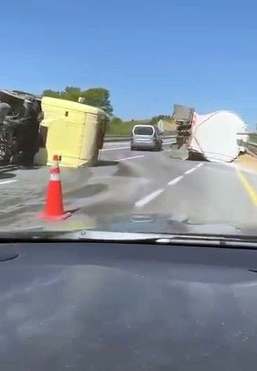 Silobas Yüklü Tır Devrildi: Trafik Durma Noktasına Geldi! - Sayfa 4