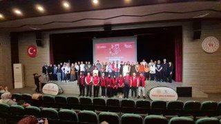 Düzce'de Liseliler, Tiyatro Sahnesinde Birincilik İçin Yarıştı - Sayfa 7