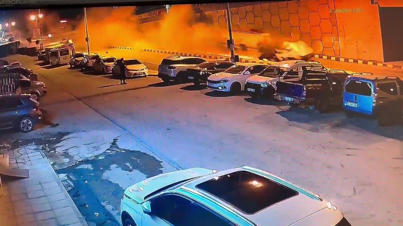 Freni Patlayan Arazöz Otomobile Ve Üst Geçit Duvarına Çarptı: 1 Ölü, 1 Yaralı - Sayfa 3