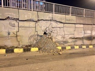 Freni Patlayan Arazöz Otomobile Ve Üst Geçit Duvarına Çarptı: 1 Ölü, 1 Yaralı - Sayfa 6