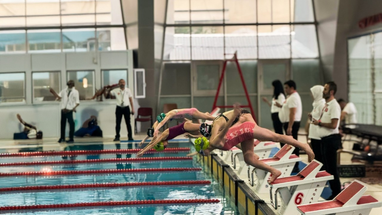 Sapanca Belediyesi Spor Kulübü, 23 Nisan Yüzme Şenliği'nde Zirveye Yerleşti!