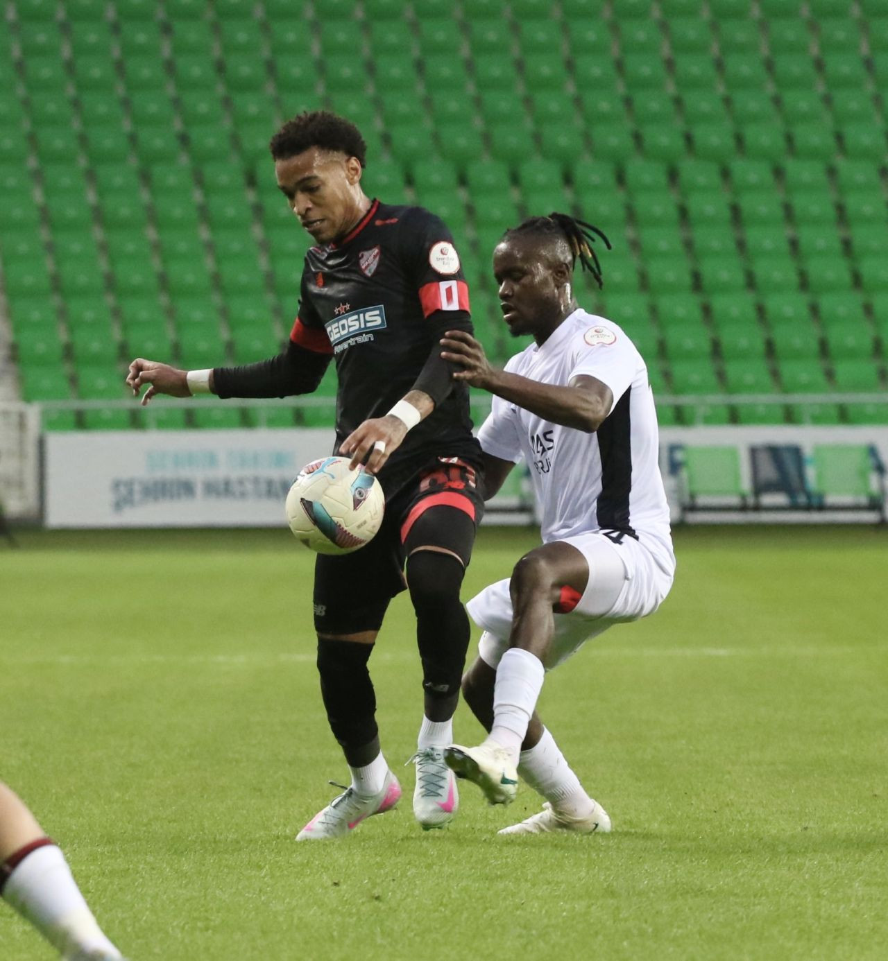 Boluspor'dan Kritik Zafer! Karagümrük'ü Deplasmanda Tek Golle Devirdiler - Sayfa 1