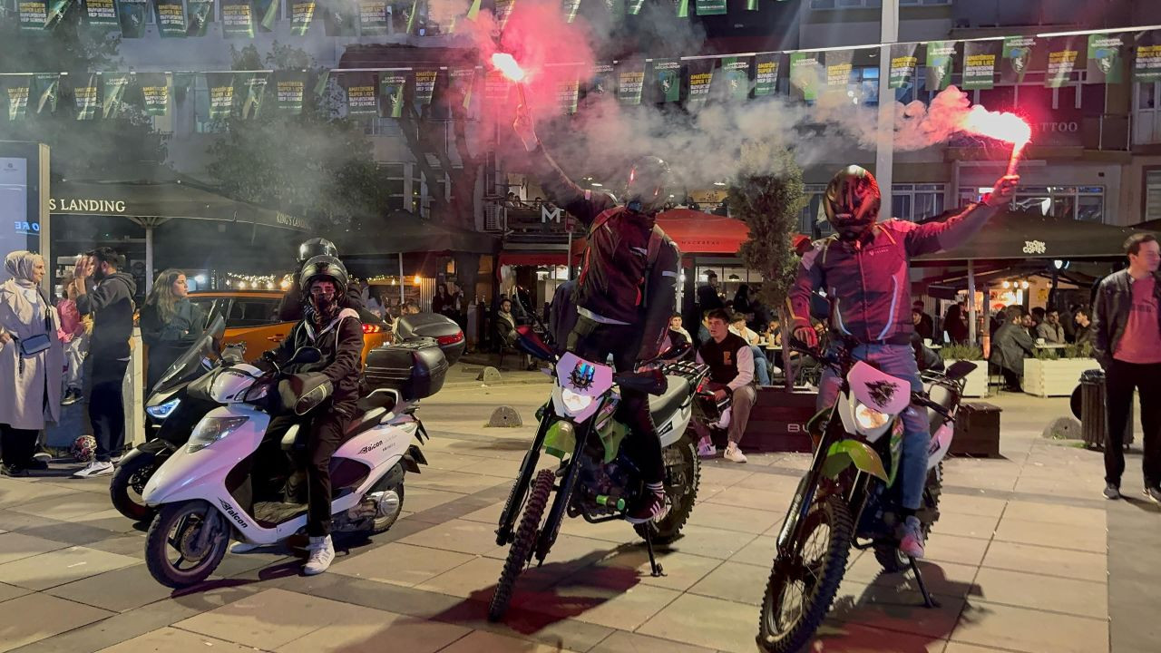 Kocaelispor Taraftarı Sokaklara Döküldü - Sayfa 2