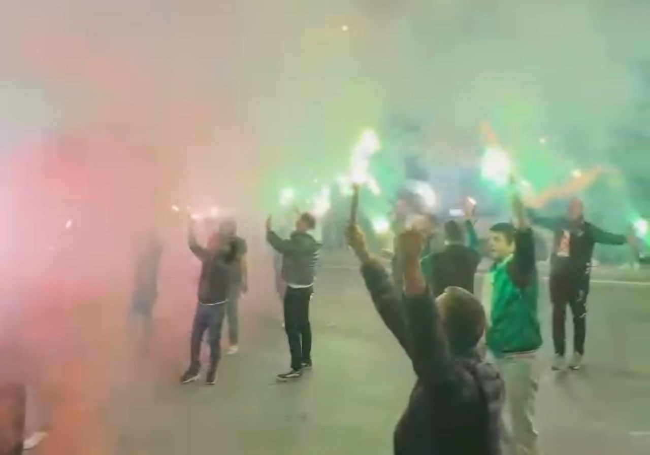 Kocaeli'de Bir Grup Taraftar Şampiyonluğu Kutlamak İçin Deplasmana Gitti - Sayfa 3