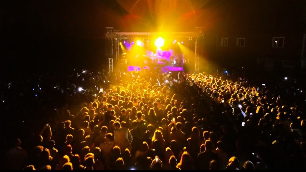 Düzce'de Sağanak Yağış Gençlerin Eğlencesini Bozamadı - Sayfa 4