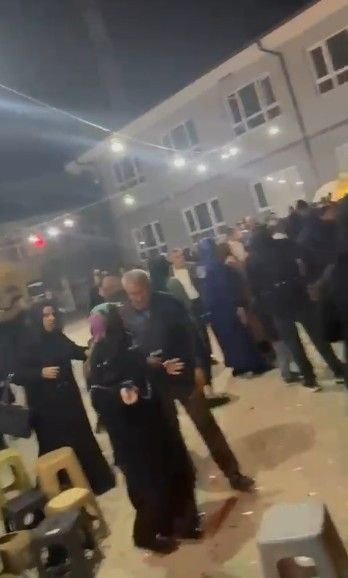 Düğün Halayı Kavgaya Döndü: Eğlence Yerini Yumruklara Bıraktı! - Sayfa 3