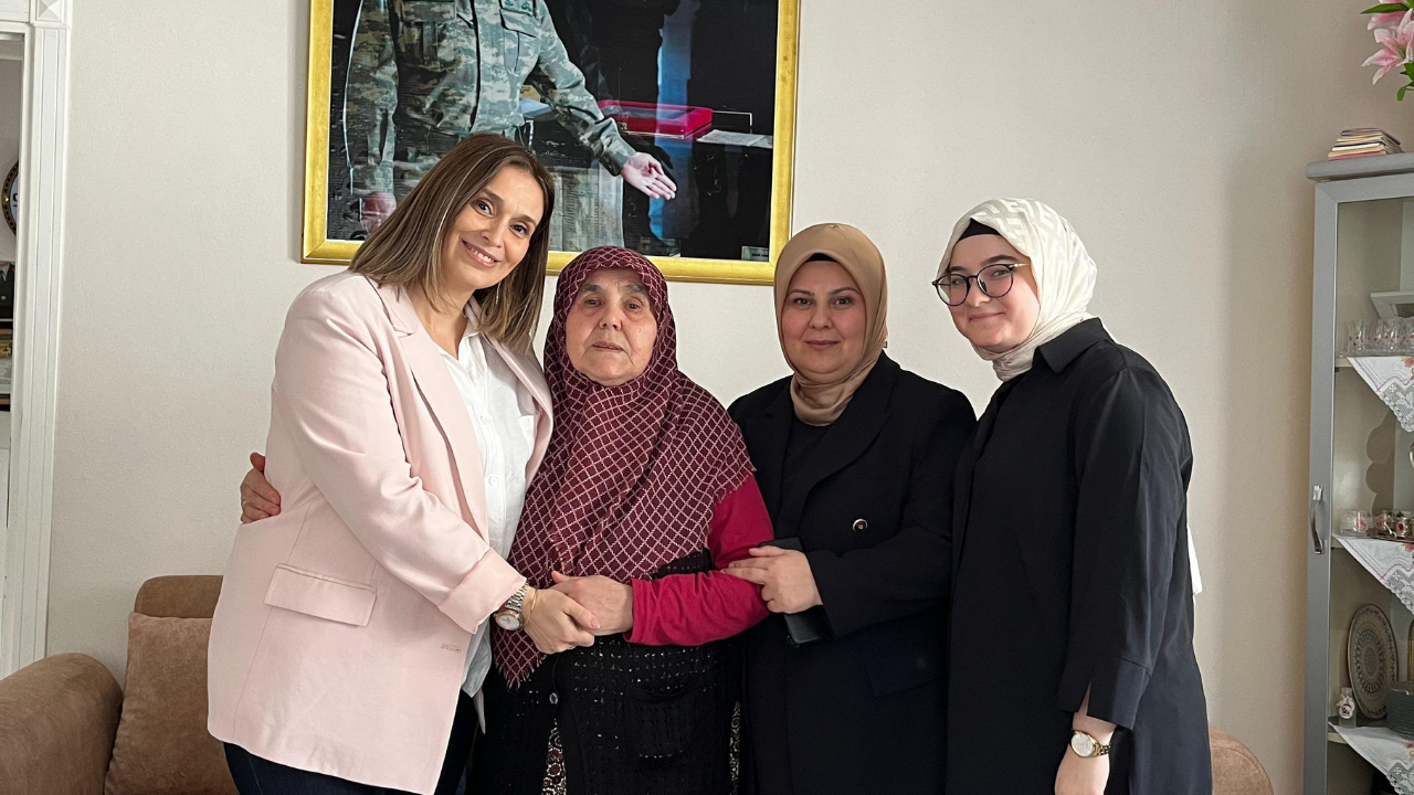 Serdivan’dan Anlamlı Ziyaret: Şehitler Haftası’nda Duygulandıran Anlamlı Hareket!