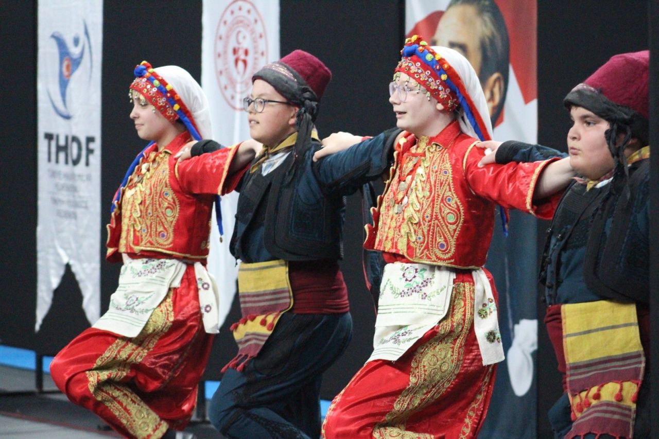 Düzce'de Halk Oyunları Türkiye Şampiyonası Sona Erdi - Sayfa 3