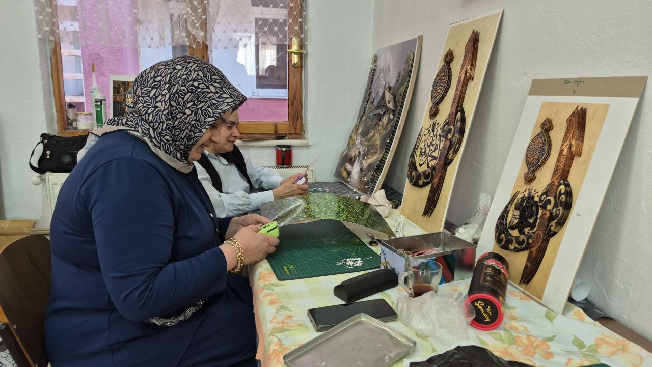 Düzce'de Rölyef, Ev Hanımlarının Ve Emeklilerin Yeni Tutkusu Oldu - Sayfa 1