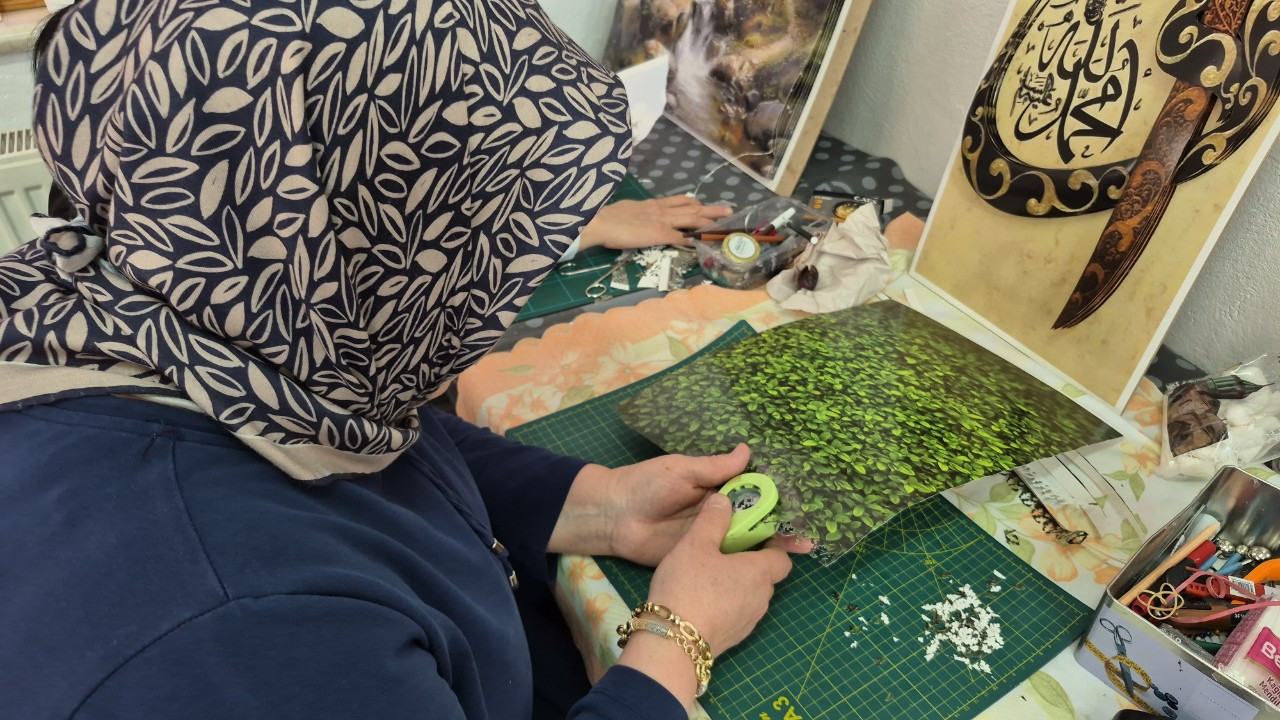 Düzce'de Rölyef, Ev Hanımlarının Ve Emeklilerin Yeni Tutkusu Oldu
