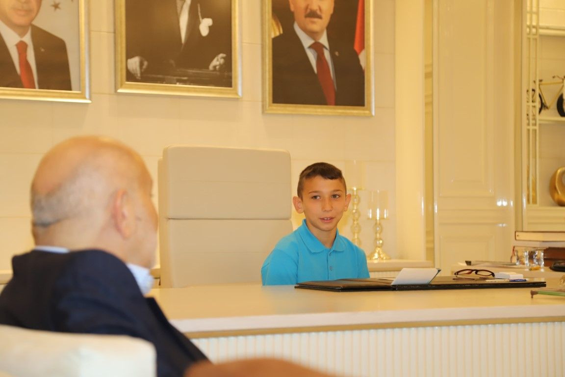 Minik Başkan Göreve Başladı: Hendek’te Koltuk Muhammed Ali’ye Emanet! - Sayfa 6