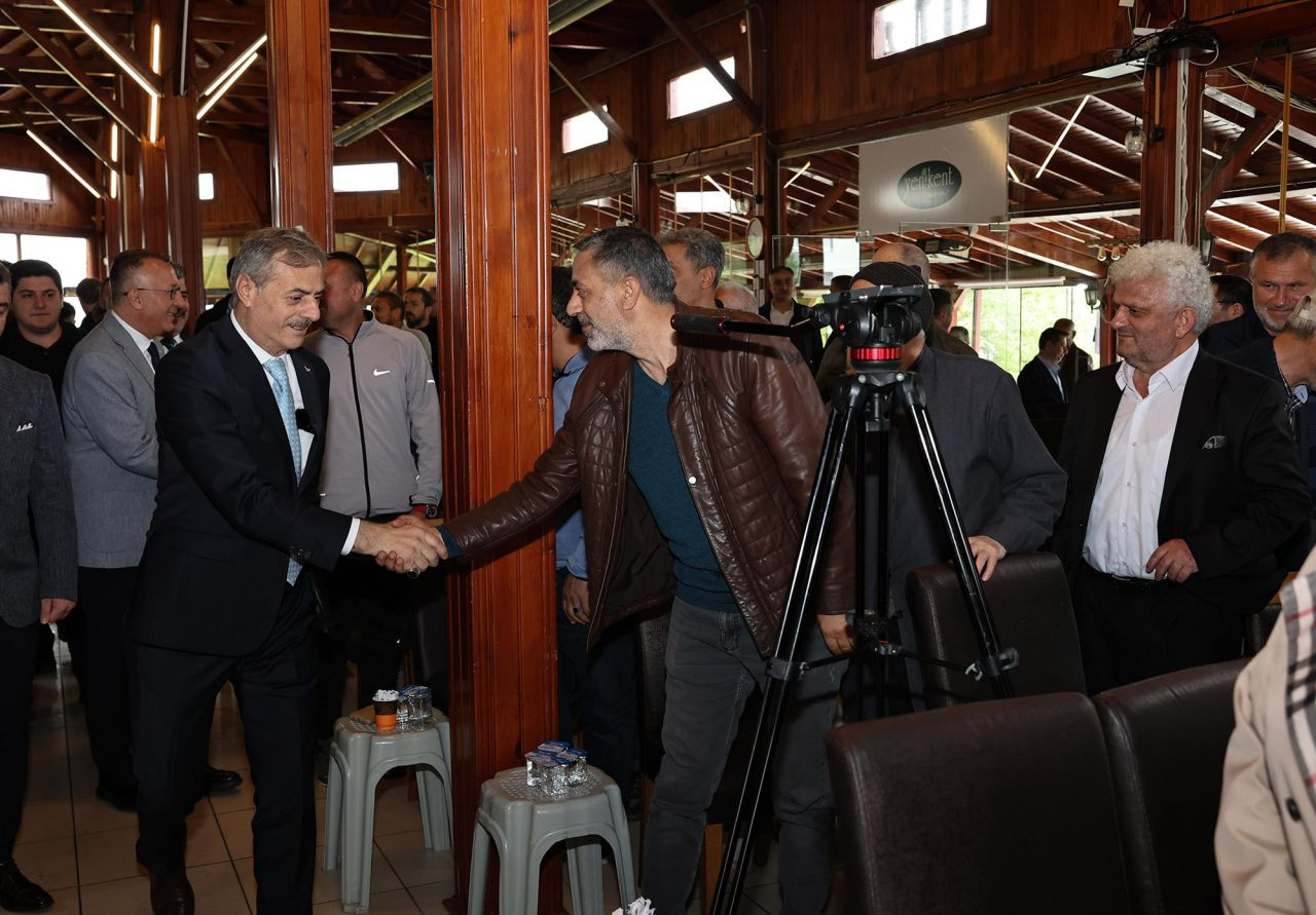 Başkan Alemdar, Vatandaşlarla Buluştu: Sakarya'nın Gözdesi Yenikent'e Dev Yatırımlar Geliyor! - Sayfa 1