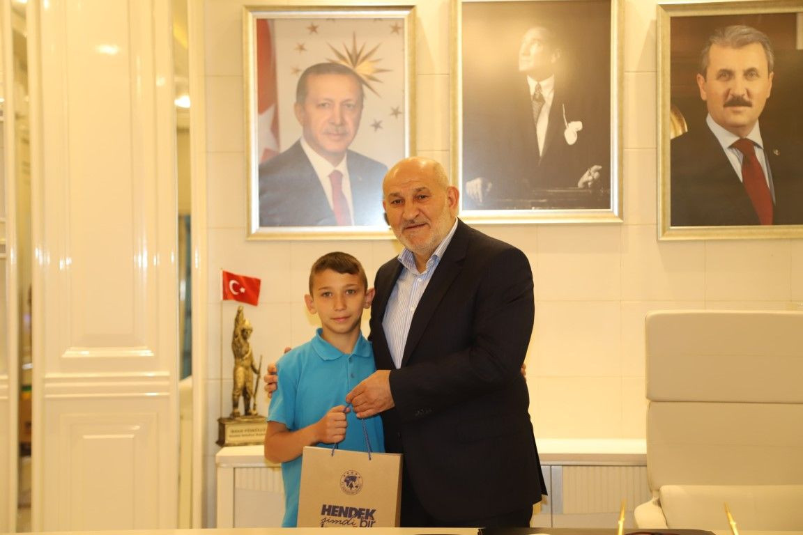 Minik Başkan Göreve Başladı: Hendek’te Koltuk Muhammed Ali’ye Emanet! - Sayfa 4