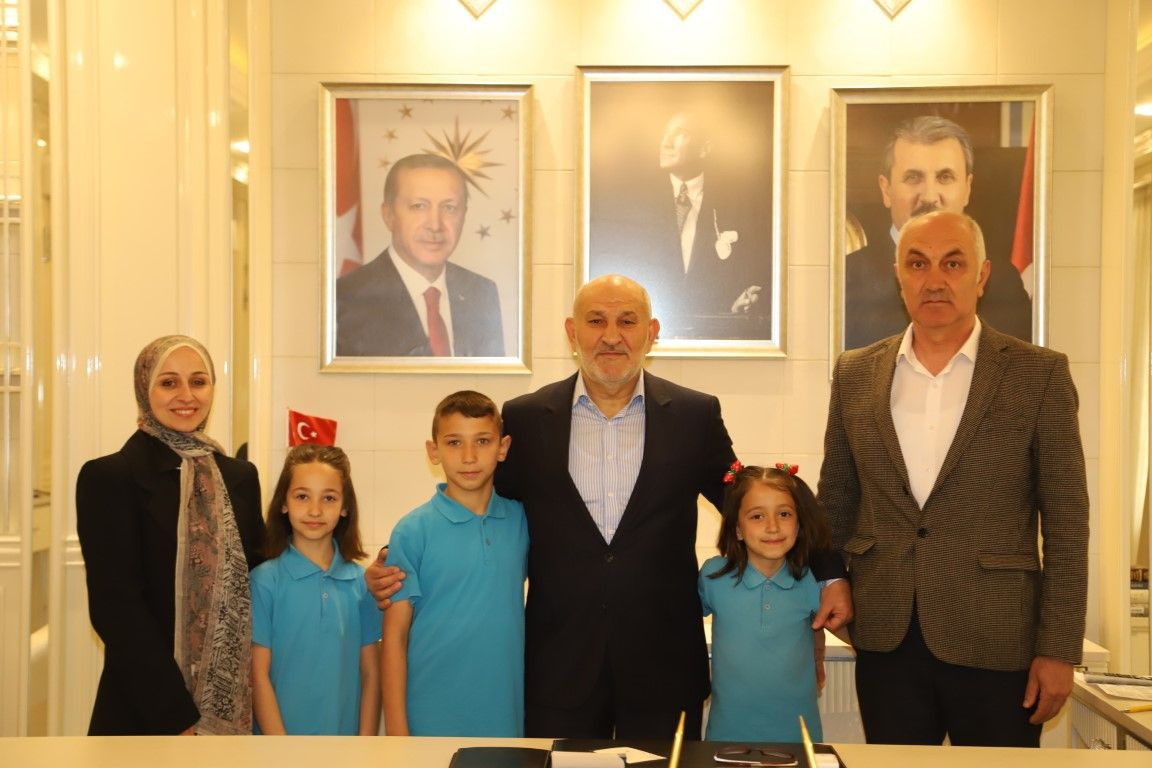 Minik Başkan Göreve Başladı: Hendek’te Koltuk Muhammed Ali’ye Emanet! - Sayfa 2