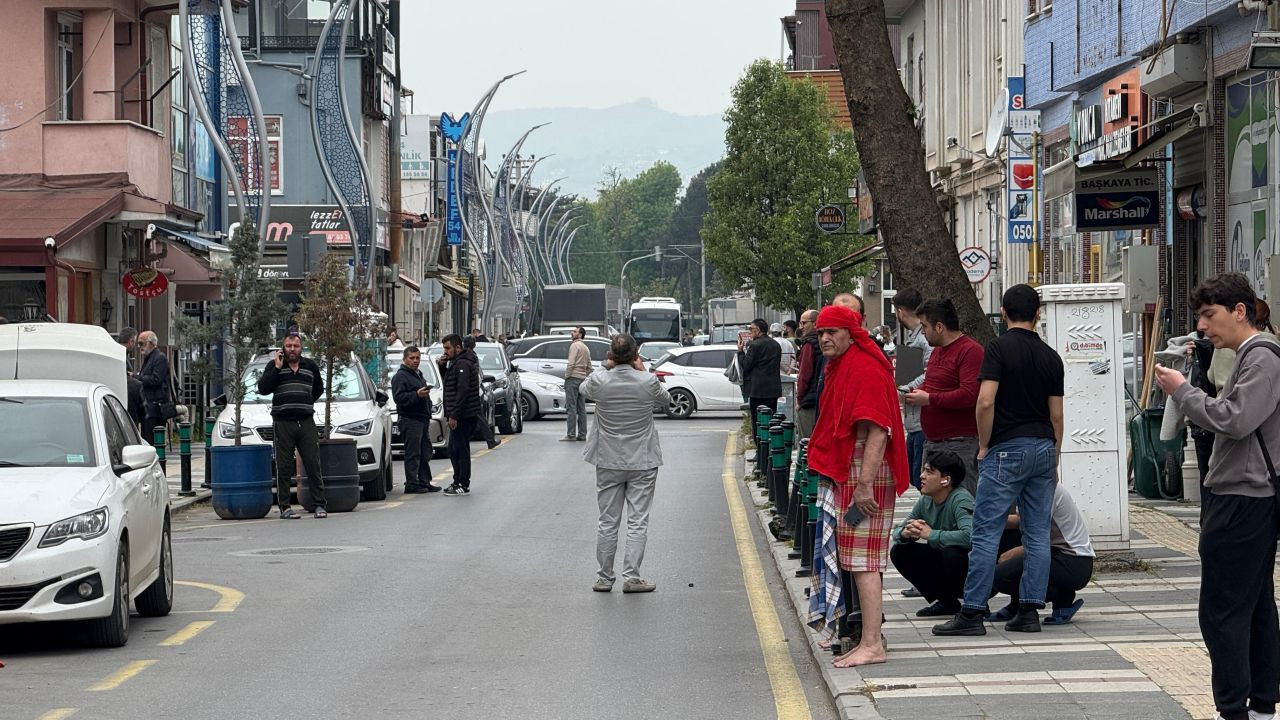 Deprem Sakarya’da Paniğe Neden Oldu: Hamamdan Peştamalla Fırladı, İşçiler Sarsıntıya Rağmen Çalıştı - Sayfa 2
