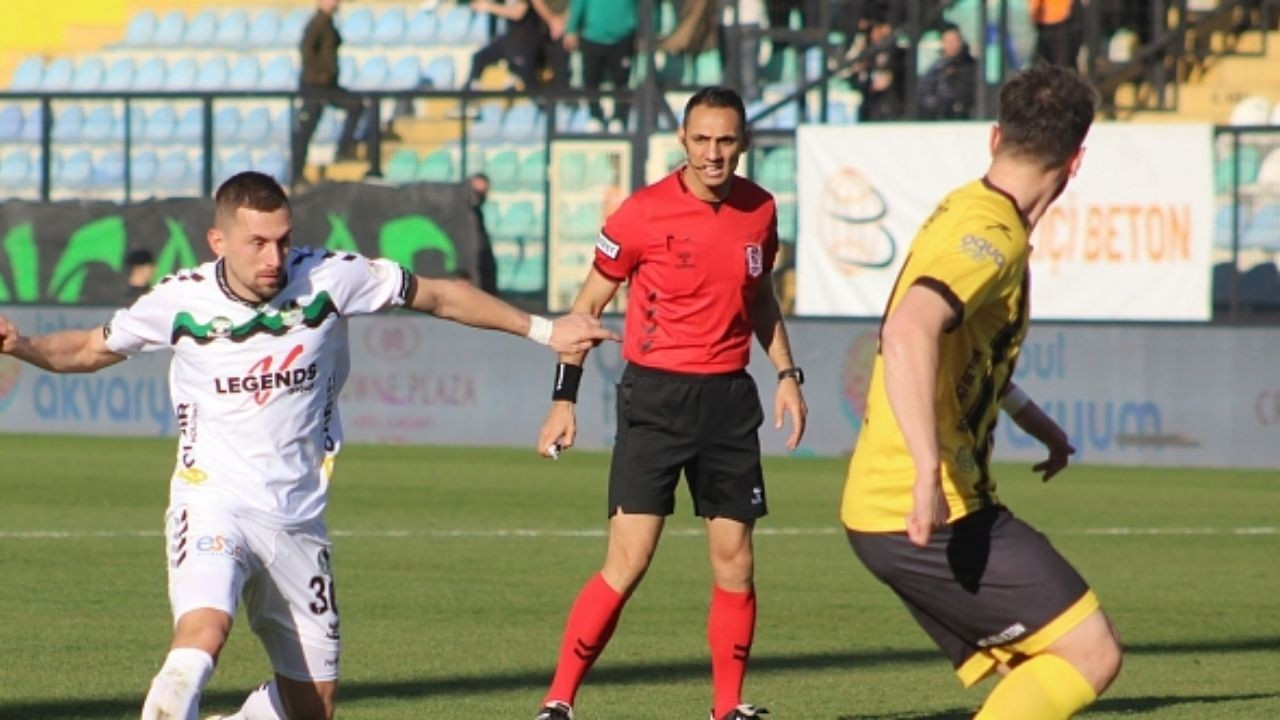 Sakaryaspor-Erzurumspor Maçının Hakemi Belli Oldu