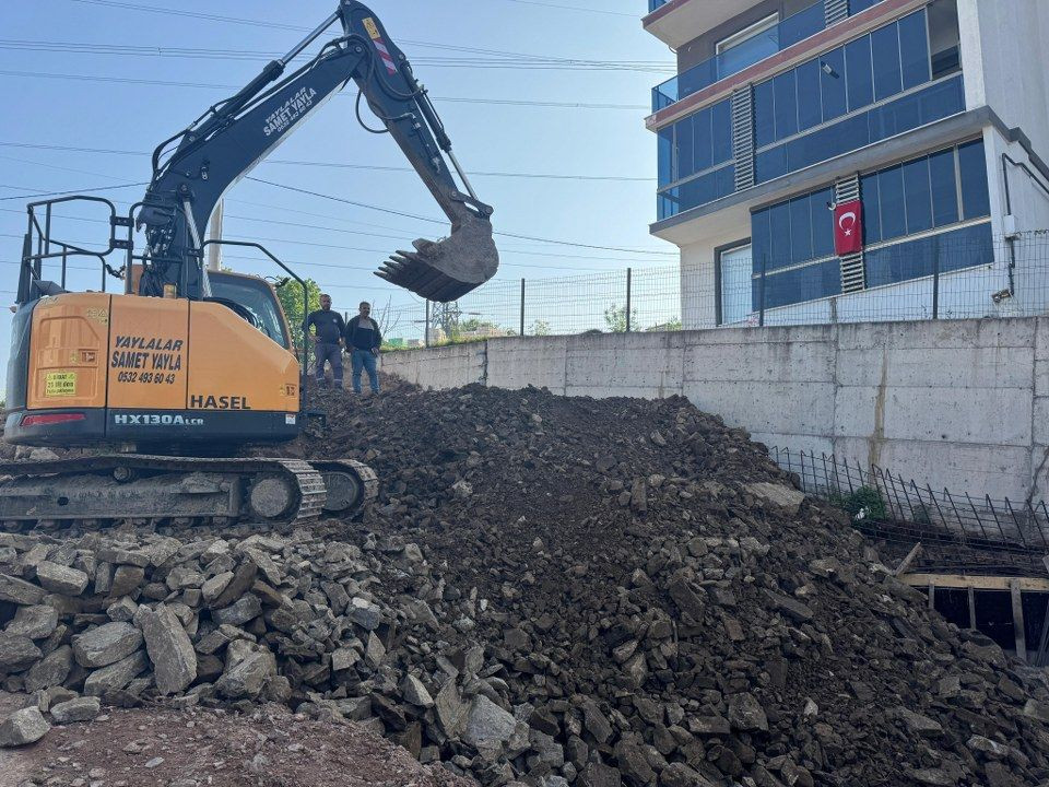 Serdivan’da Çökme Tehlikesine Anında Müdahale: Ekipler Hızla Durumu Kontrol Altına Aldı! - Sayfa 9