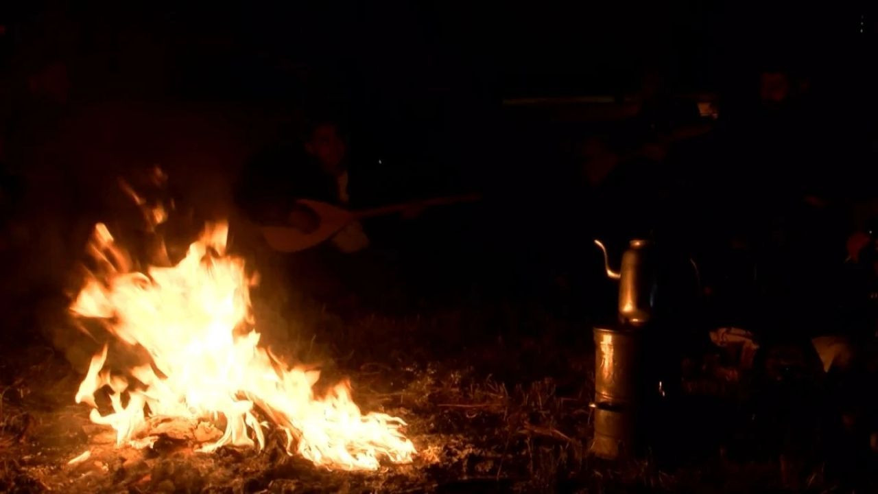 İstanbul'da Bazı Vatandaşlar Deprem Endişesiyle Geceyi Dışarıda Geçirmeye Devam Etti - Sayfa 8