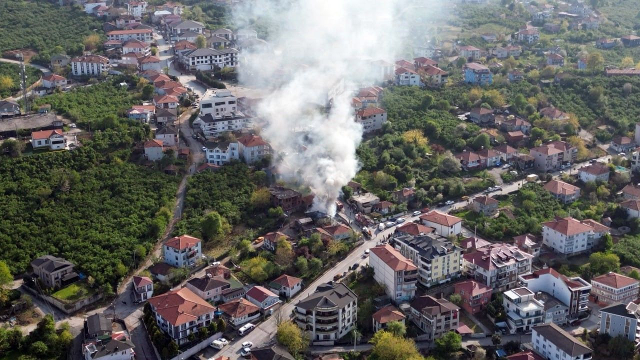 Karasu'da Korkutan Yangın: Tek Katlı Ev Alevlere Teslim Oldu! - Sayfa 3