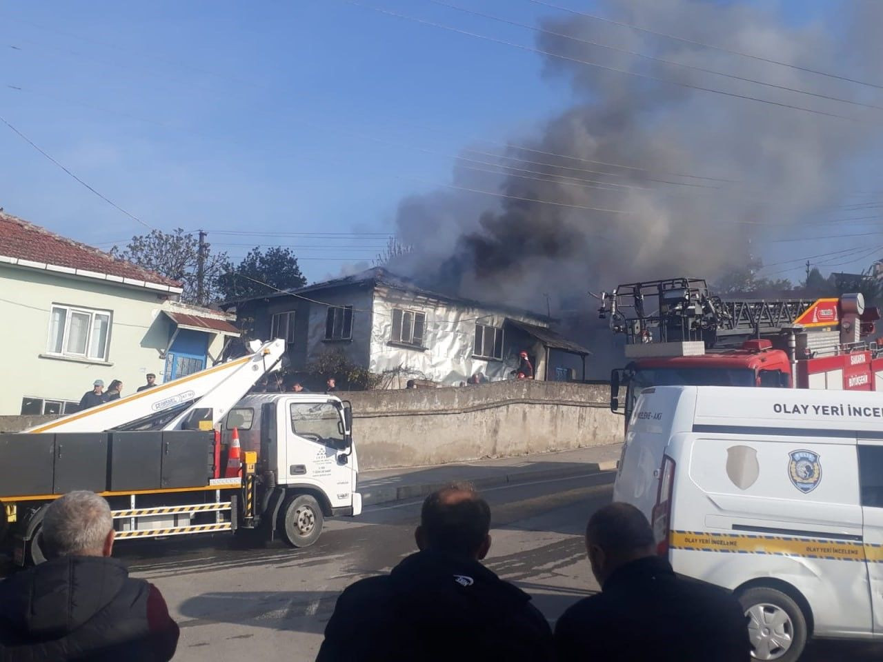 Karasu'da Korkutan Yangın: Tek Katlı Ev Alevlere Teslim Oldu! - Sayfa 2