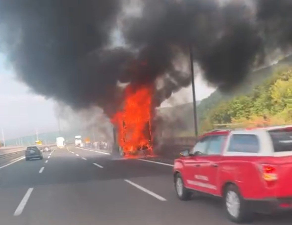Düzce'de Yolcu Otobüsü Alevlere Teslim Oldu - Sayfa 2