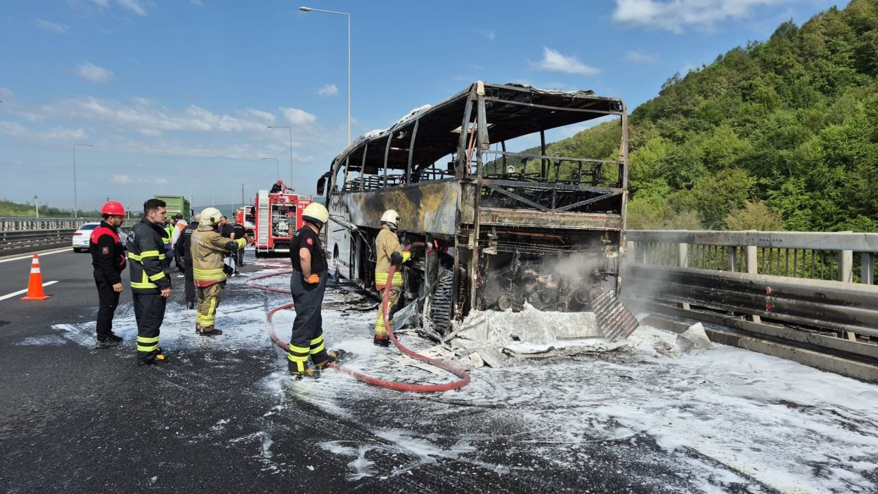 Düzce'de Yolcu Otobüsü Alevlere Teslim Oldu - Sayfa 7