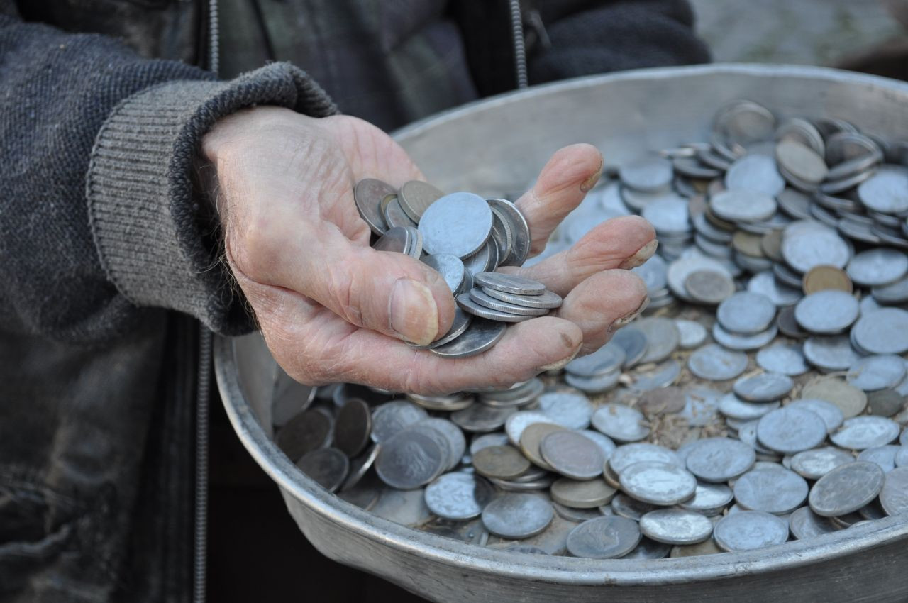 Eskiden Ödeme Olarak Aldığı Paraları Günümüzde Hurda Olarak Satıyor - Sayfa 1