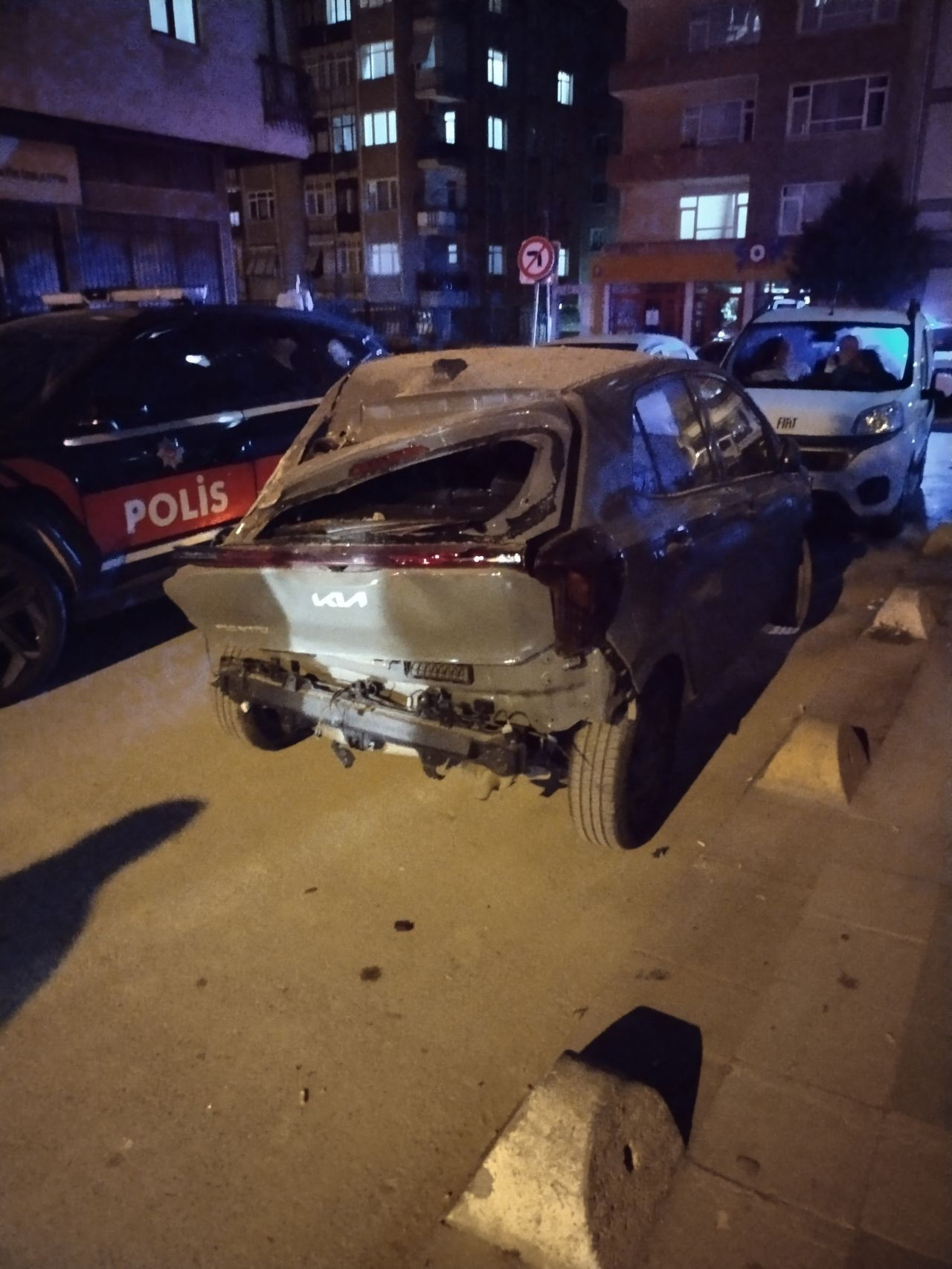 Kadıköy'de Balkon Çöktü, Bina Tedbiren Boşaltıldı - Sayfa 5