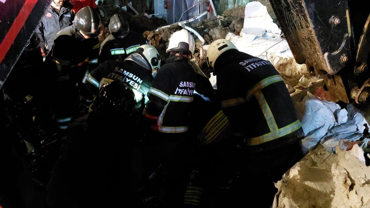 Samsun'daki Heyelandan Acı Haber: Baba Ve İki Çocuğunun Cesetlerine Ulaşıldı - Sayfa 1